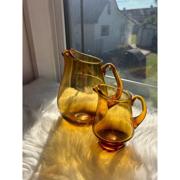 Vintage art glass amber drinking pitchers mini 2 - mismatched set - Picture 1 of 6